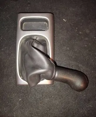 Nissan Note (E11) Gear lever shifter trim leather/knob 