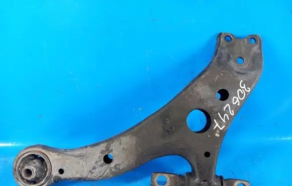 Toyota Camry Front lower control arm/wishbone 4806906150
