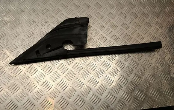 Tesla Model Y Rubber seal front door (on door) 150006600B
