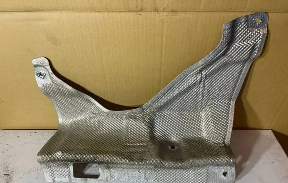 BMW X5 E70 Heat shield in engine bay 77772210 7185028