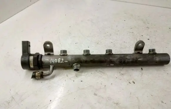 Mercedes-Benz E W211 Fuel main line pipe 6420700495 6110780449