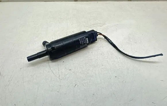 BMW 3 E92 E93 Headlight washer pump 8377430
