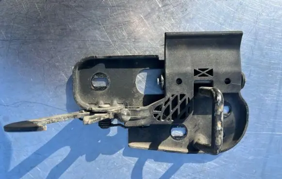 Volkswagen Touran I Engine bonnet/hood lock/latch loop/hook 1t0823480A
