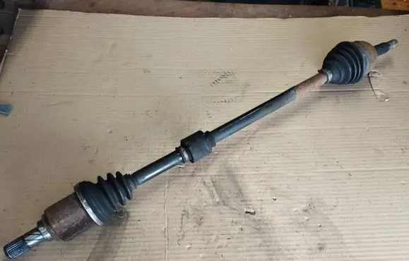 Nissan Note (E11) Front driveshaft