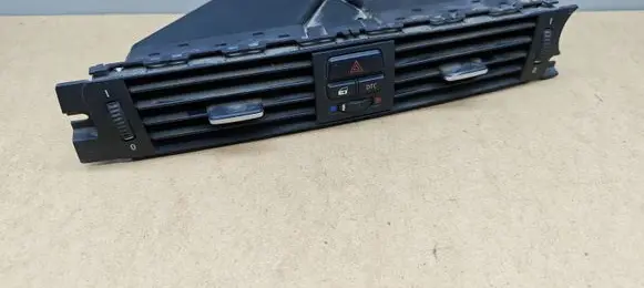 BMW 3 E90 E91 Dash center air vent grill 9130464