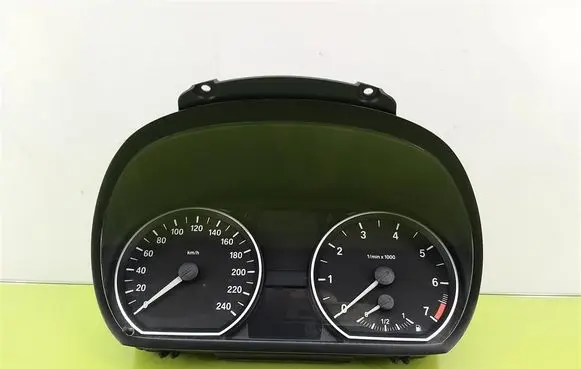 BMW 1 E81 E87 Speedometer (instrument cluster) 102493293