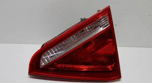 Audi A5 8T 8F Tailgate rear/tail lights 8T0945094 HU484