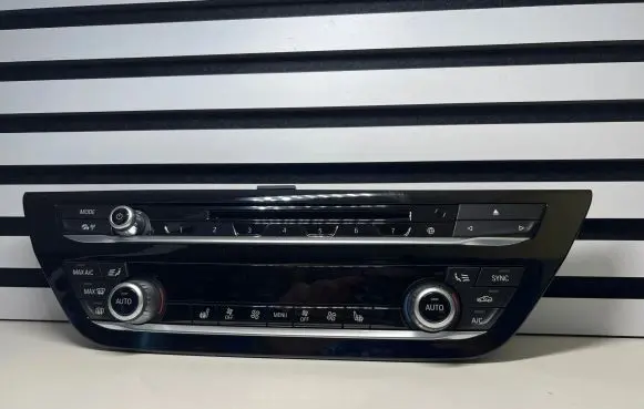 BMW 5 G30 G31 Climate control unit 6826844