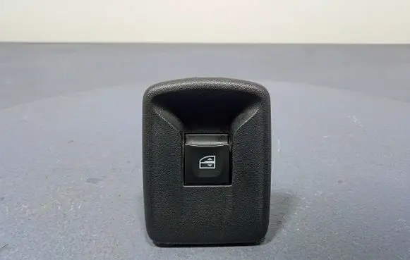 Dacia Dokker Electric window control switch 00235634