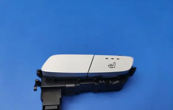 Mercedes-Benz C W205 Seat heating switch A2059050404 12301507