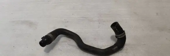 Engine coolant pipe/hose