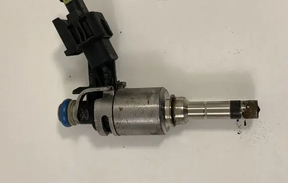 KIA Sportage Fuel injector 0261500100 353102B110