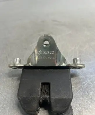 Skoda Octavia Mk2 (1Z) Loading door lock 1z5827501e