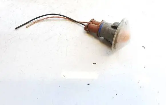 Nissan Micra Front fender indicator light 0213901c