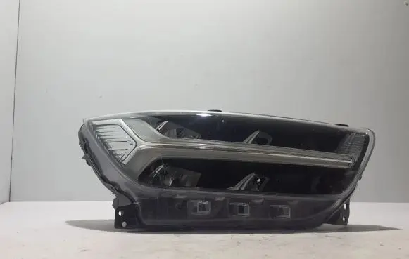 Volvo XC40 Headlight/headlamp 32293923