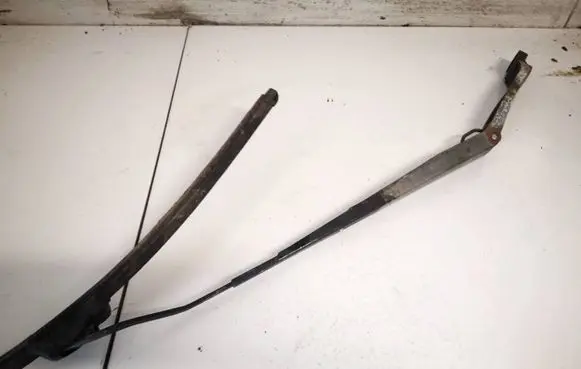 KIA Sportage Front wiper blade arm