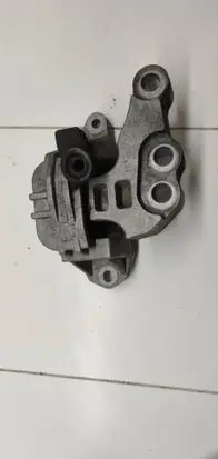 Fiat Tipo Engine mounting bracket 00520407270