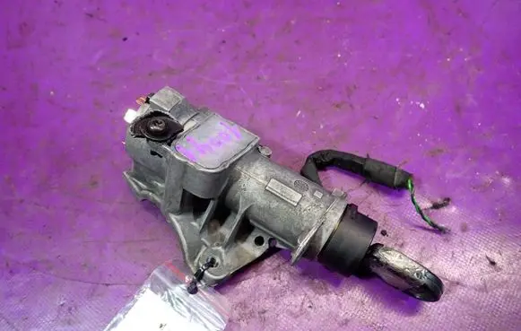 Volkswagen Golf IV Ignition lock 4B0905851C