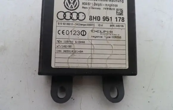 Audi A4 S4 B6 8E 8H Alarm control unit/module 8H0951178
