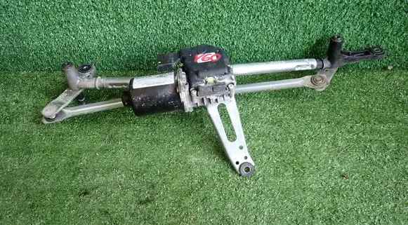 Volvo V60 Front wiper linkage and motor 