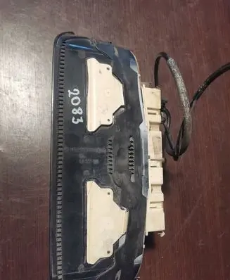 Mercedes-Benz 190 W201 Speedometer (instrument cluster) 87001131