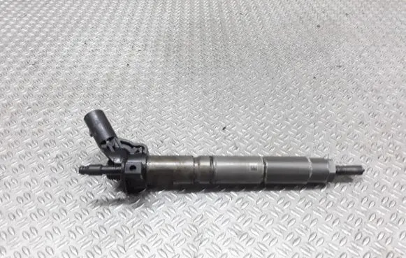 Mercedes-Benz E W211 Fuel injector 6420700587