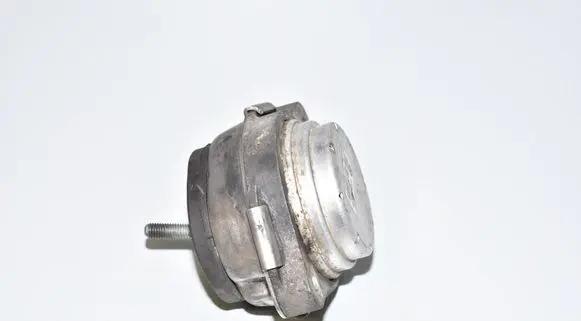BMW X5 E53 Engine mount bracket 6758428