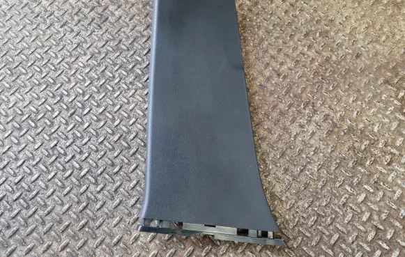 Skoda Fabia Mk3 (NJ) (B) pillar trim (bottom) 6V0867281B 6V0867281A