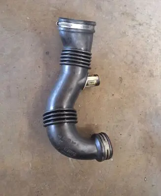 Intercooler hose/pipe