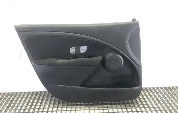 Renault Fluence Front door card panel trim