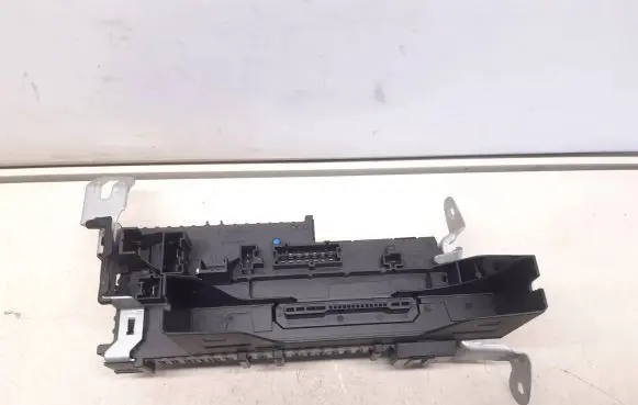 Mercedes-Benz E W212 Fuse module 016706561