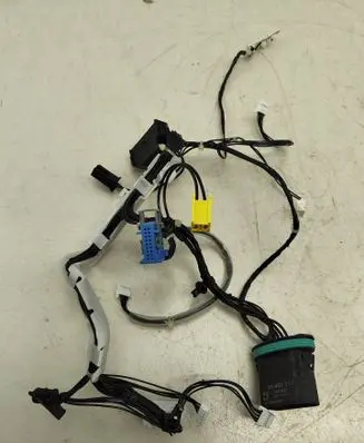 Mercedes-Benz C W205 Headlight/headlamp wiring loom/harness A2035450083
