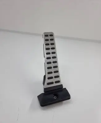 Accelerator throttle pedal