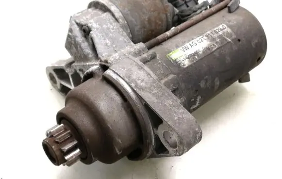 Volkswagen Golf V Starter motor 02T911023S