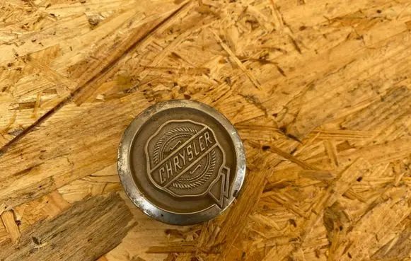 Chrysler Sebring (ST-22 - JR) Original wheel cap 04782867AA 45043