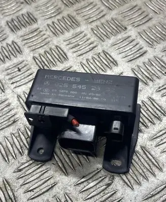 Mercedes-Benz A W168 Glow plug pre-heat relay 0255452832 899075000