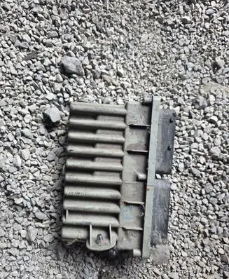 Opel Zafira A Coolant fan relay 09131731