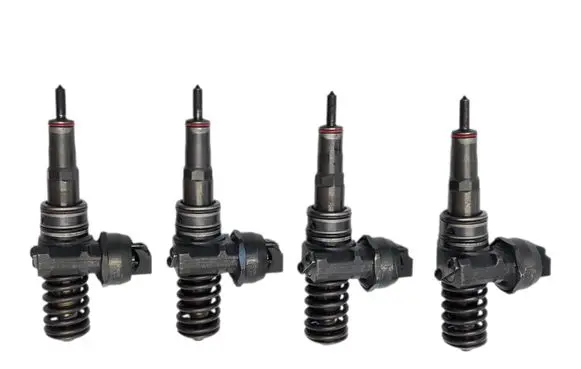 Volkswagen Golf V Fuel injector 038130073BN 0414720313