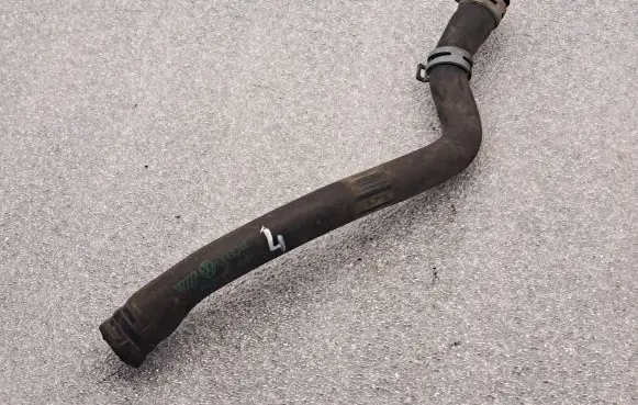 Skoda Fabia Mk2 (5J) Engine coolant pipe/hose 6R0122157D