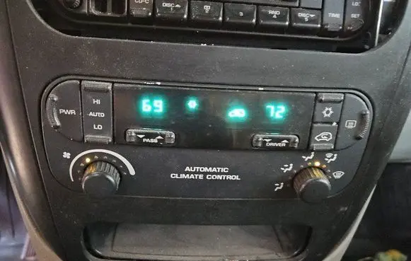 Chrysler Voyager Climate control/heater control trim 12239599 IMPRK1452913