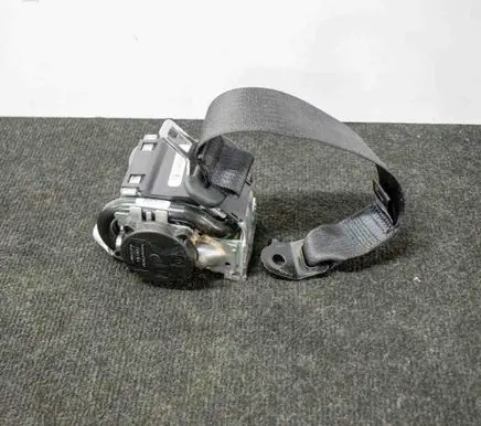 Rear seatbelt