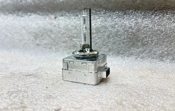 Mercedes-Benz C W204 Xenon bulb 9285148294 013240 D1S35W