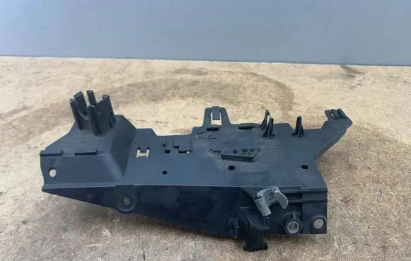 BMW 5 F10 F11 Other engine bay part 7811112 13627811112