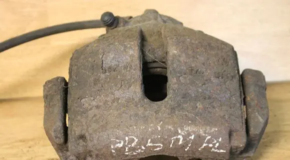 Volkswagen PASSAT B6 Front brake caliper