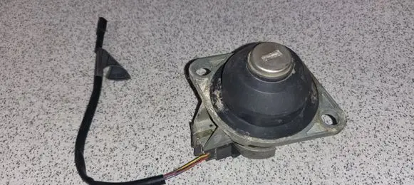 Loading door lock