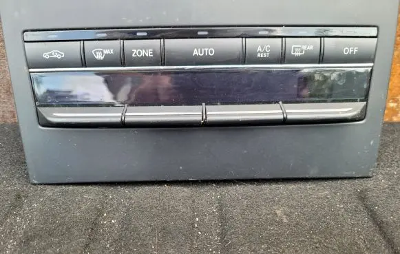 Mercedes-Benz E W212 Climate control unit A2129007704