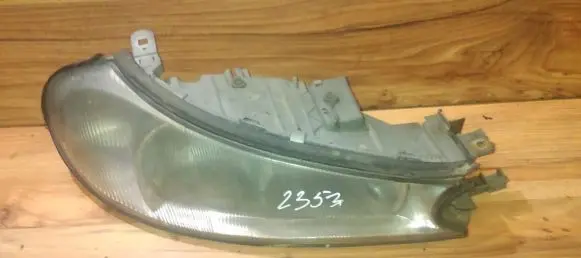 Ford Mondeo MK II Headlight/headlamp
