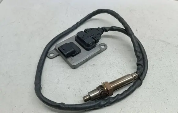 Mercedes-Benz C W205 Lambda probe sensor A0009053706 1603030281 0009053706