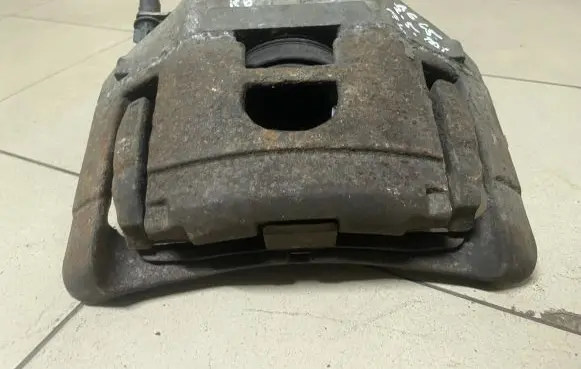 Audi A6 S6 C6 4F Front brake caliper