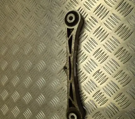 Rear control arm
